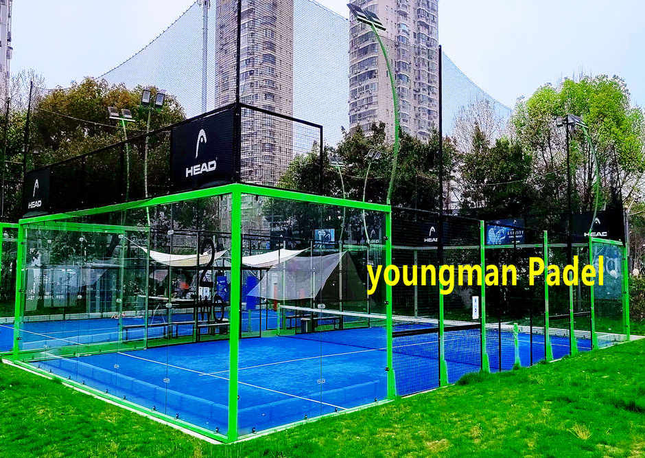 pembangunan dan pemasangan lapangan tenis padel