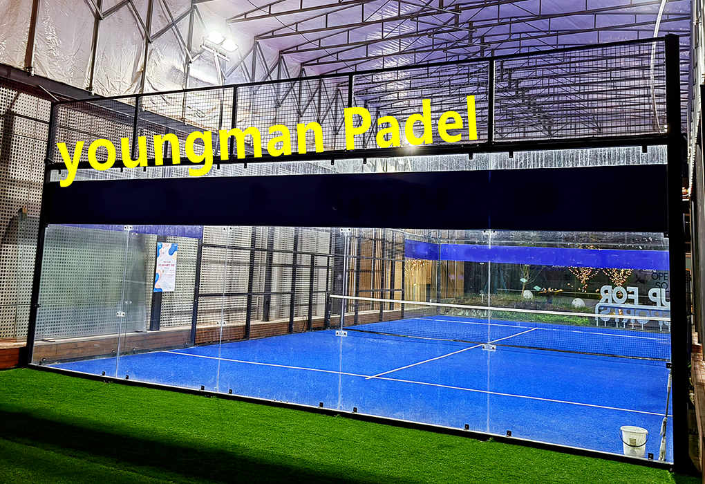 berapa biaya pembuatan lapangan padel beratap ?