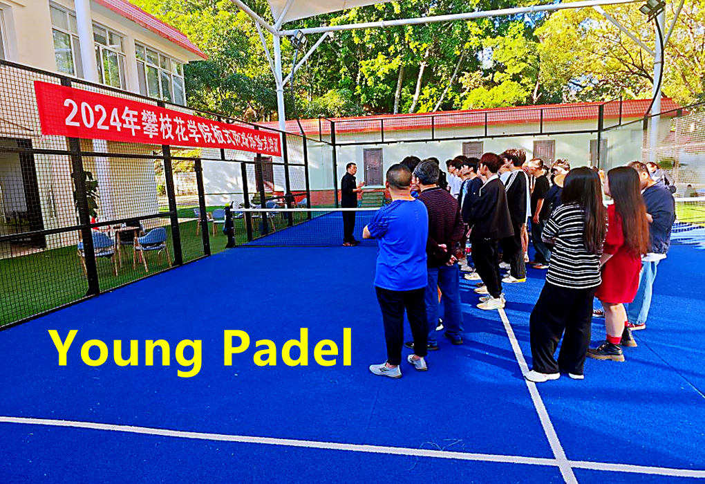 Pelatihan Olahraga Tenis Padel Di Kampus Universitas China